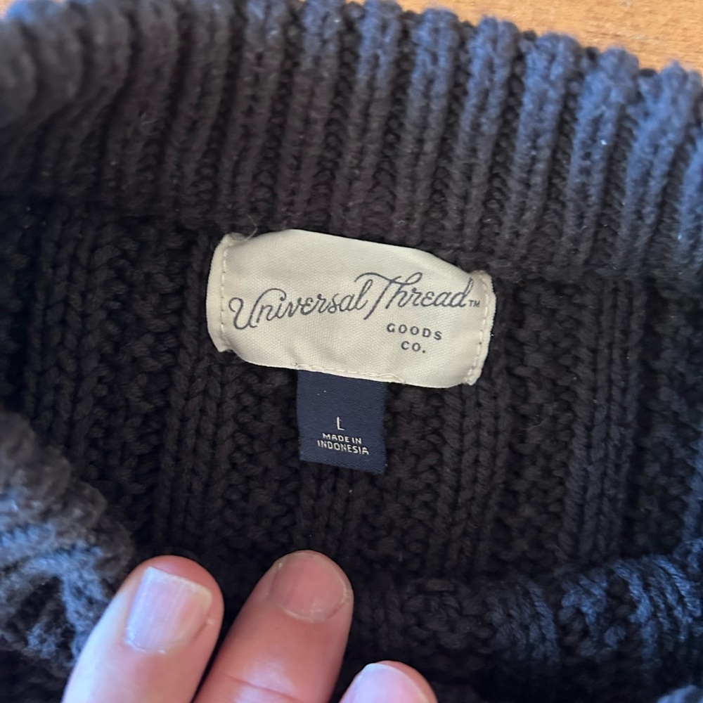 Universal Thread black Ribbed Crewneck Sweater - Picture 2 of 3